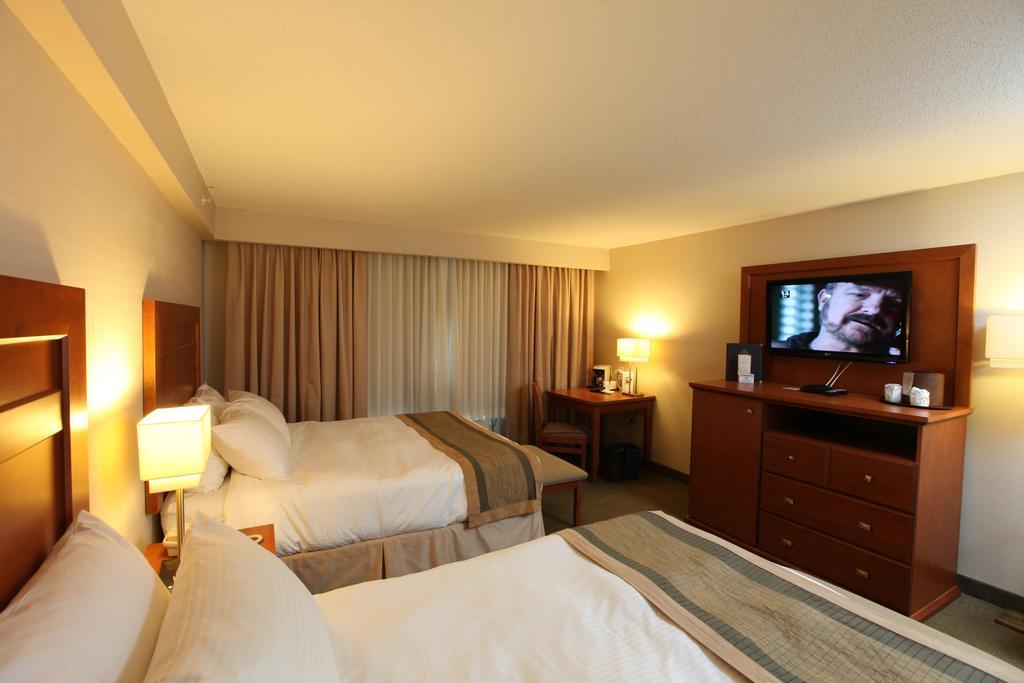 Hotel St. &
