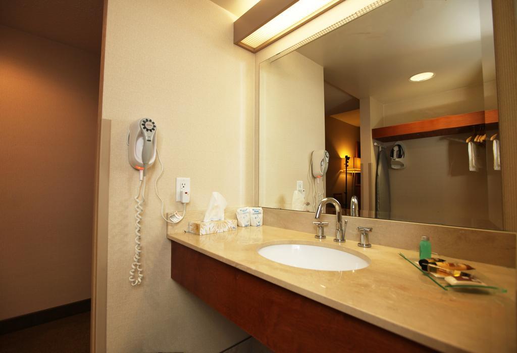 St. & Hotel Saint Albert