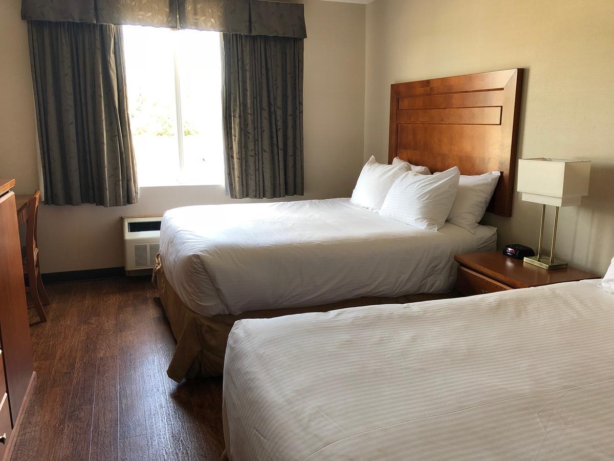 St. & Hotel